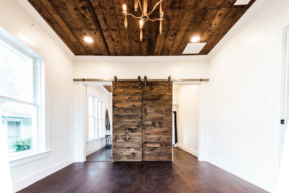 Denton TX Contractor, General Contractor Denton, DFW Contractor, Residential renovations Denton, Home renovations DFW, Denton Construction Companies, DFW construction companies, barn door, sliding barn door, double barn door, shiplap, painted shiplap, gold chandelier, walk-in closet, master suite