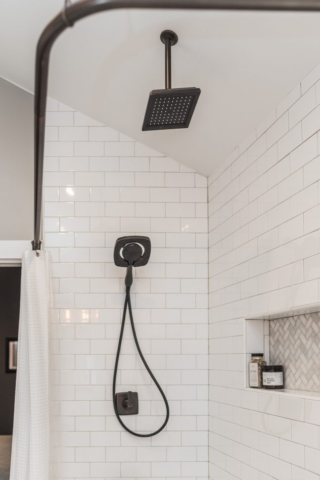 Modern Farmhouse Bathroom Before After Irwin Construction After Picture By Darby Kate Photography
